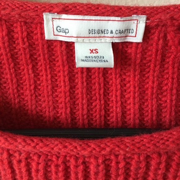 NWOT gap sweater - Picture 2 of 3